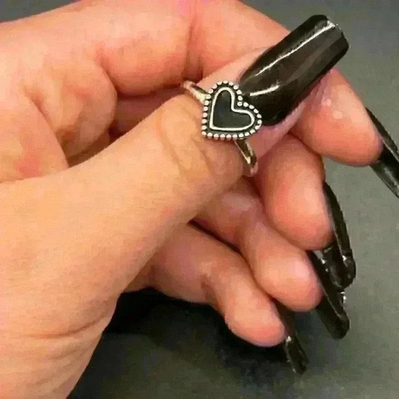 Y2k Rings - 2000's Jewelry - Grunge Rings - Aesthetic Grunge - y2k Aesthetic - Picture 3 of 3